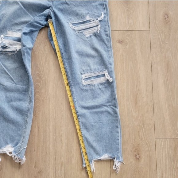 American Eagle curvy mom jeans distressed light wash size 6 regular - Picture 6 of 14